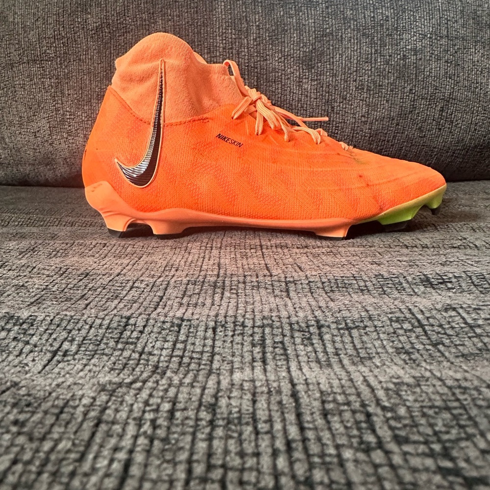 Nike phantom Luna guaba ice 6Y 7.5W